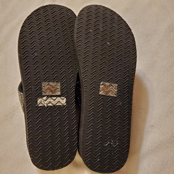 Goldtoe Silver Bugle Bead Sandals,  Black Platform - Picture 5 of 8